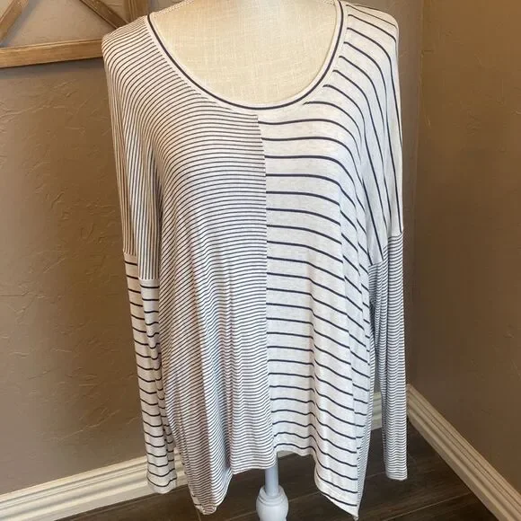 CAbi Pivot Tee Striped Oversized Top Style# 3806 Hi-Lo Tunic Fit Size Medium - Picture 2 of 7